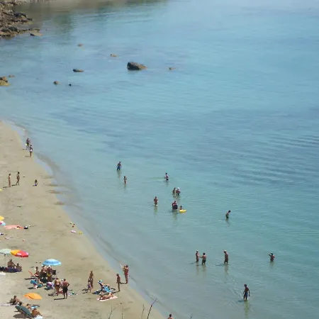 Apartment Two Near The 2 *