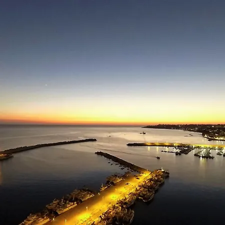 Apartment Two Near The 2 *